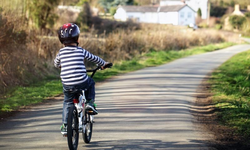 Bunda, si Kecil, kecakapan hidup untuk anak prasekolah usia 5 tahun, anak-anak 4-6,  tumbuh kembang anak usia 4-6 tahun, Jagalah anak dengan baik